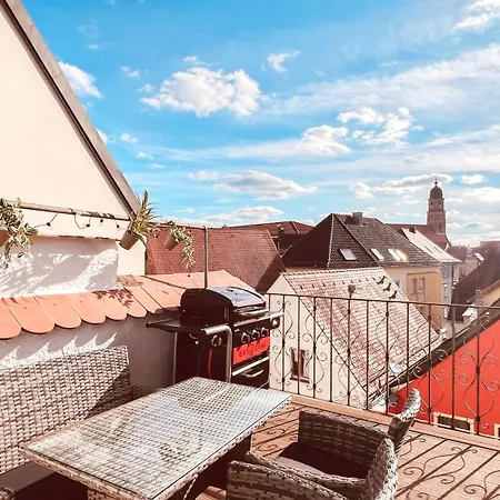 Zentrales Turm-apt Mit Terrasse *