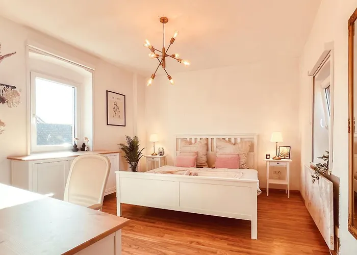 Zentrales Turm-apt Mit Terrasse *